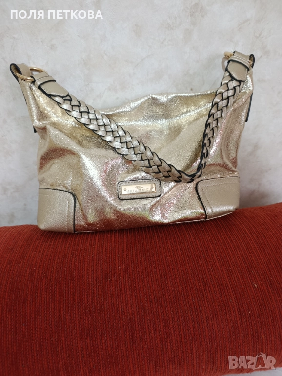 Златна чанта, снимка 1