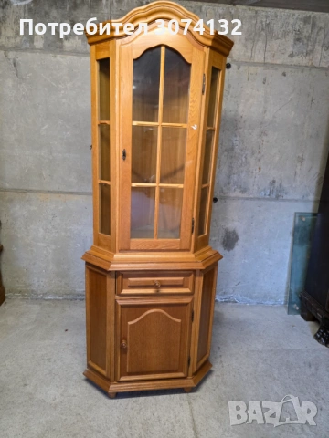 Витрина за ъгъл в стил Рустик