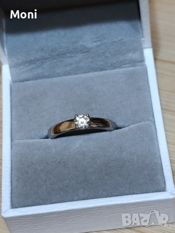 Сребърен пръстен с мойсанит 