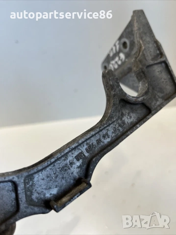Конзола/стойка за монтаж за Mercedes W212 2.2 CDI (2012) A6510940127, снимка 2 - Части - 54107946
