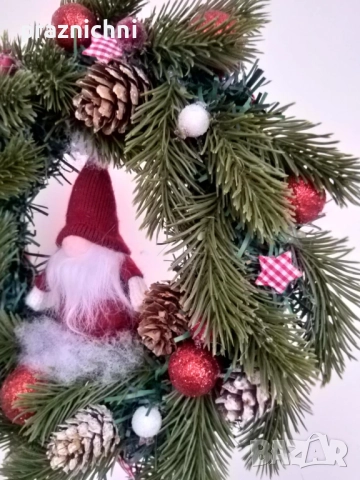 Коледен венец ръчна изработка, снимка 3 - Декорация за дома - 52420238