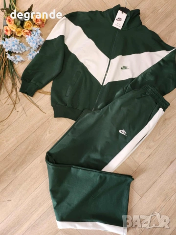 Дамски Спортен Екип Nike