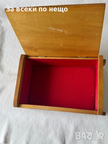 Стара дървена кутия , снимка 8 - Антикварни и старинни предмети - 54275124