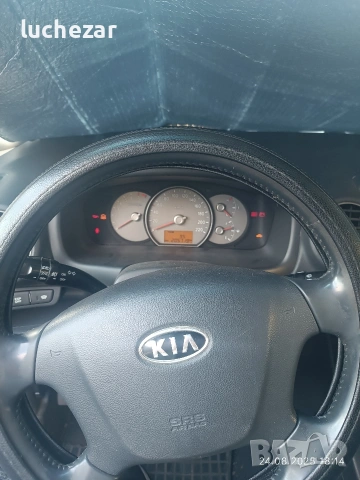 Kia carens , снимка 8 - Автомобили и джипове - 53478629