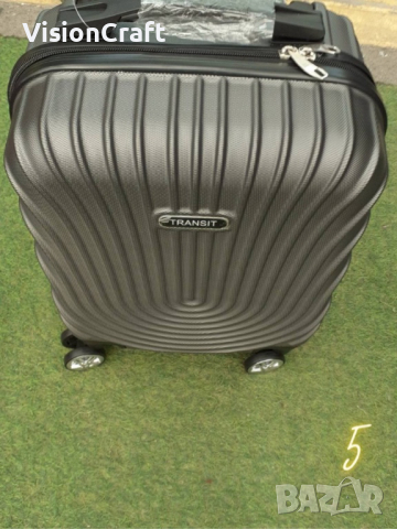 Стилен куфар с колелца за ръчен багаж с твърдо покритие 40/30/20см, снимка 5 - Куфари - 44995438