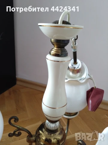 Два броя ретро полилеи от месинг, порцелан и стъкло, снимка 2 - Лампи за таван - 50681378