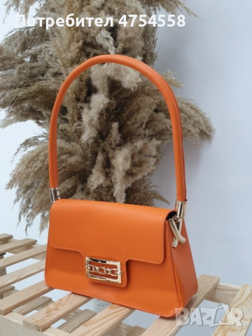 Кокетна малка дамска чанта , снимка 2 - Чанти - 53701403