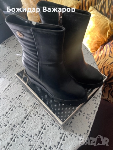 Дамски боти