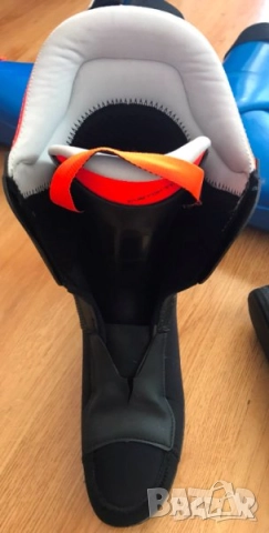 Състезателни обувки LANGE RS 110 WIDE №29 - 29,5  399лв , снимка 10 - Зимни спортове - 52084995