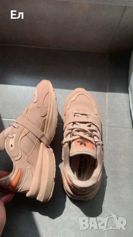 Дамски маратонки ADIDAS, снимка 3 - Маратонки - 53128562