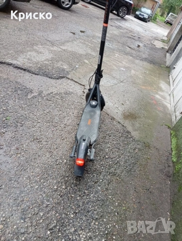 Електрическа тротинетка Ninebot F2, снимка 2 - Скейтборд, ховърборд, уейвборд - 53436438