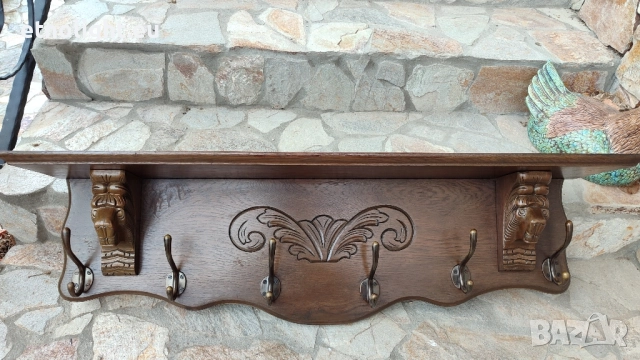 Уникална масивна дъбова закачалка с рафт отгоре и дърворезба лъвски глави,6 бр окачвачи, снимка 3 - Закачалки - 52385137