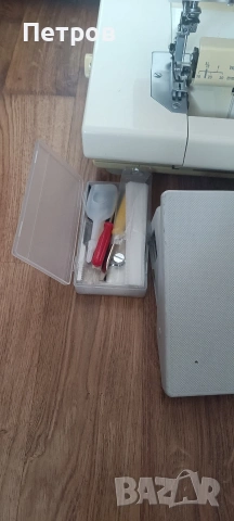 Немски 5-конечен оверлог Pfaff Hobbylock 797 – За ремонт или части, снимка 4 - Шевни машини - 54290902