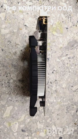 Видео карта GIGABYTE 1GB, снимка 3 - Видеокарти - 54187050