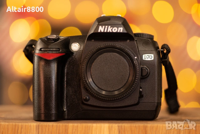 Nikon Д70 фотоапарат + два обектива и аксесоари Никон, снимка 2 - Фотоапарати - 53013908