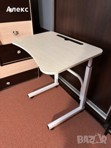 Регулируемо детско бюро за учене – като ново, с колелца