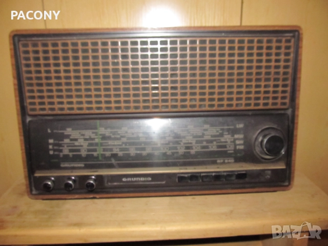 ретро радио  GRUNDIG RF 640 - работи и на УКВ