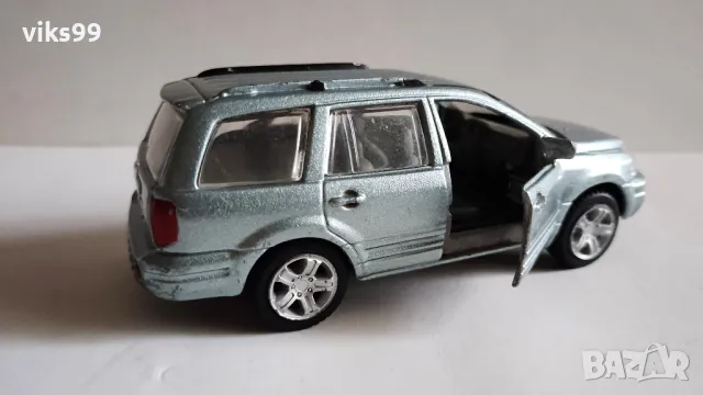 Honda Pilot 2003 Maisto - Мащаб 1:42, снимка 4 - Колекции - 48932695