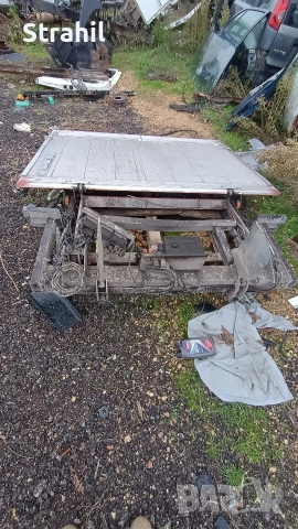 Падащ борд от Iveco 35C14, снимка 2 - Части - 52558533