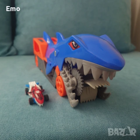 Автовоз акула Hot Wheels, снимка 4 - Коли, камиони, мотори, писти - 50582440