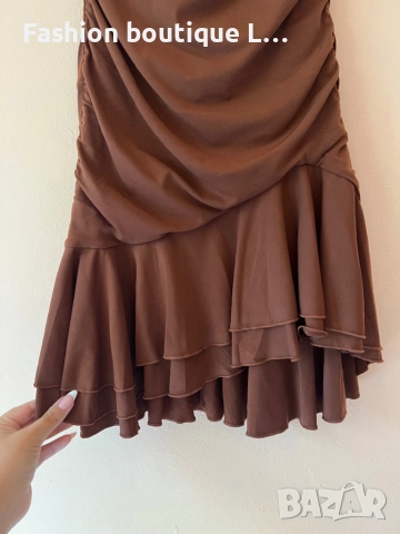 Кафява рокля без презрамки М размер на марката Bershka със силиконова лента за да не пада 🤎🤎🤎🤎, снимка 2 - Рокли - 52052189