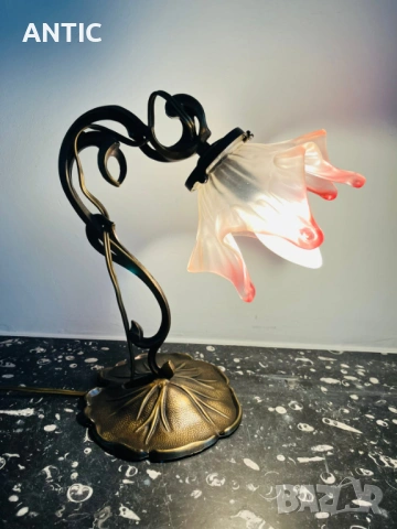 Винтидж настолна лампа бронз, стил ар нуво.