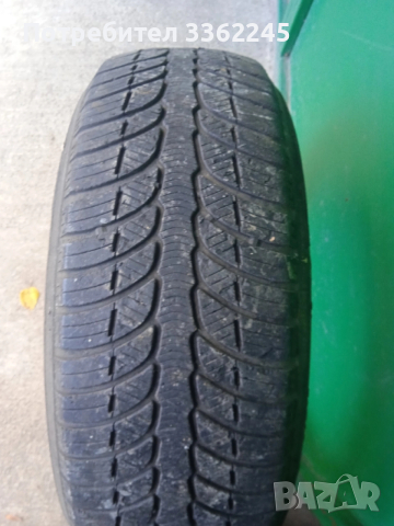 Продавам Гума Една Нова