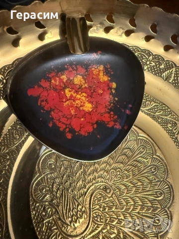 Бронзови чинии и фруктиера , бронзови свещници , купичка и пепелник, снимка 16 - Антикварни и старинни предмети - 51948262