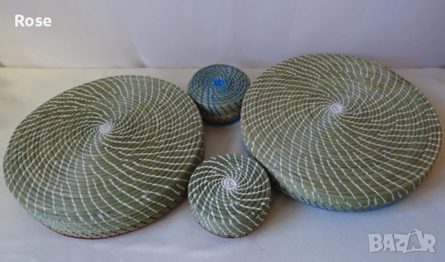  Ръчно изработени плетени декоративни подложки в панер , снимка 5 - Аксесоари за кухня - 53817281