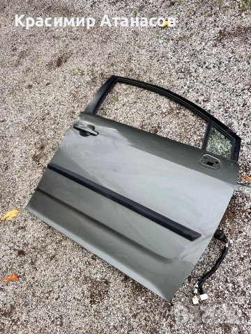 Врата предна дясна за Тойота корола версо. 2004-2008г