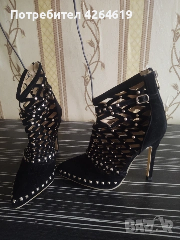 ПРОДАВАМ ЕЛЕГАНТНИ ЧЕРНИ С КАПСИ,ДАМСКИ ВИСОКИ ОТВОРЕНИ ОБУВКИ, снимка 4 - Дамски обувки на ток - 53573775