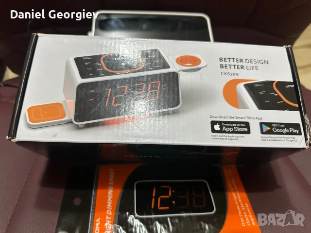 4 в 1 зарядна станция с вградени часовник и радио и LED осветление, снимка 4 - Друга електроника - 53750773