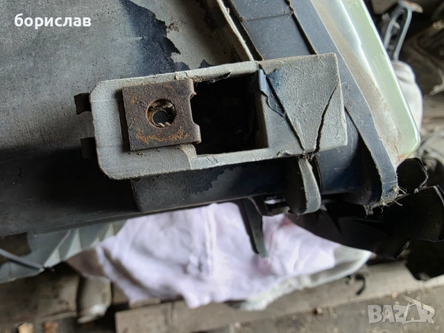 Десен фар за Мерцедес 124, снимка 5 - Части - 52355689