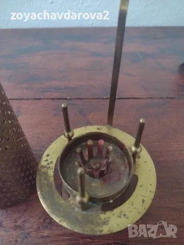 ВИНТИДЖ РЕТРО СВЕЩНИК ОТ МЕСИНГ, МЕД И ДЪРВО, снимка 3 - Антикварни и старинни предмети - 49957248