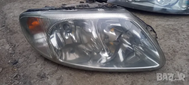 Десен фар Chrysler Voyager IV