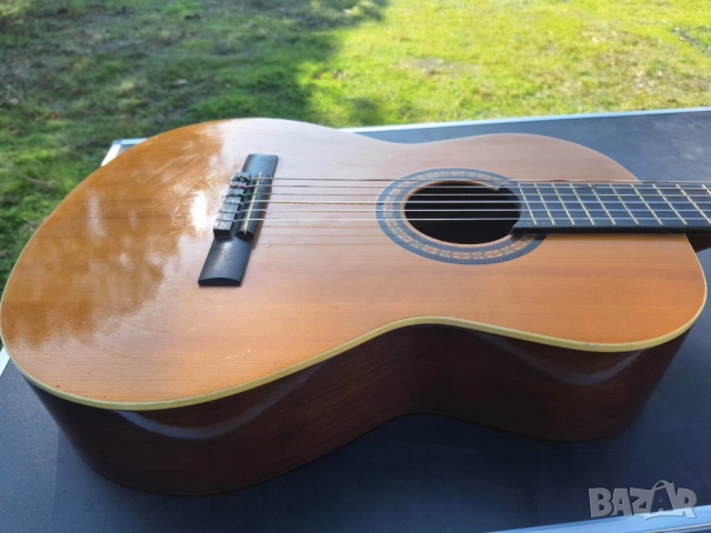 Една класическа китара +Детска електрическа китара., снимка 11 - Китари - 52308637