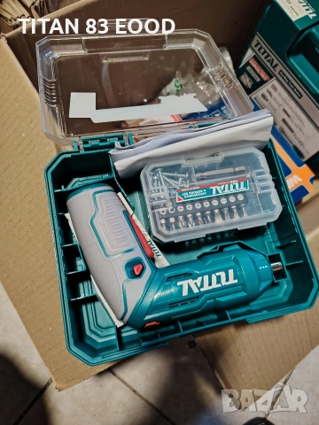 Акумулаторна отвертка TOTAL, 1/4", 4 V, 4 Nm + аксесоари