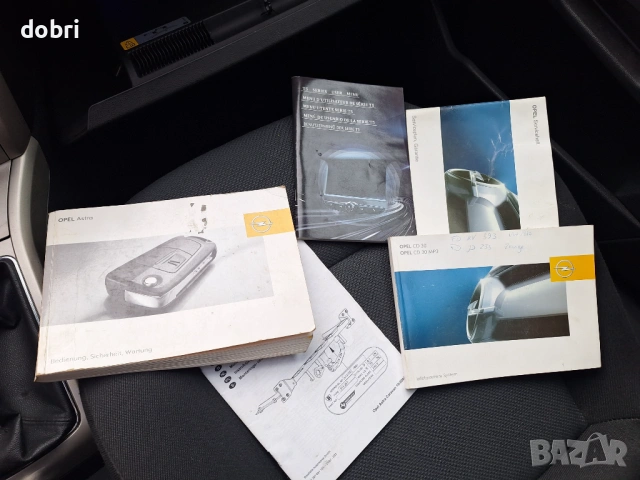 Опел астра 1.6 бензин с климатик фейслифт 2008г., снимка 13 - Автомобили и джипове - 54042439