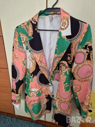 красиво цветно сако