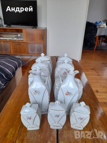 Стар порцеланов комплект за подправки