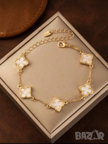 Гривна с детелини