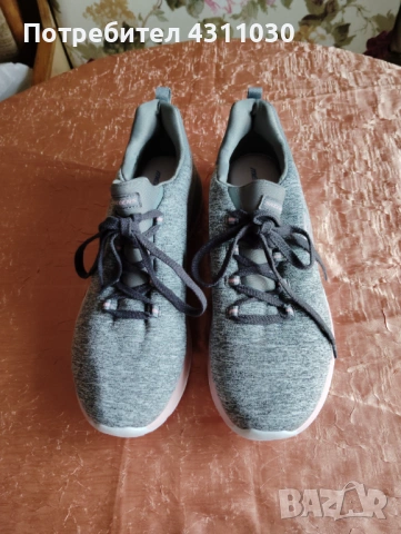 Нови маратонки Skechers 42 номер, снимка 2 - Маратонки - 53354500