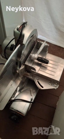 Професионална  колбасорезачка Berkel 834, снимка 4 - Обзавеждане на кухня - 54093506