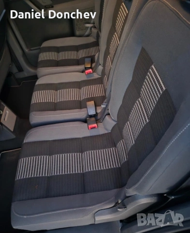 VW Touran 1.9 TDi 2009г. 7 местен, снимка 6 - Автомобили и джипове - 54275541