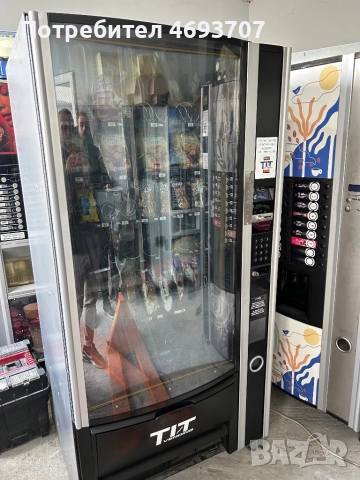 Хладилен вендинг автомат/Vending Necta Sfera,Canto,Spacio; Vendo G drink, снимка 2 - Вендинг машини - 52913566