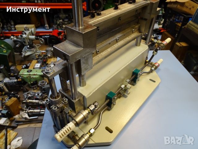 Пневматична гилотина за пластмаса Battenfeld Fischer TM-325 Pneumatic Cuillotine Cutter Plastic, снимка 11 - Други машини и части - 45619629