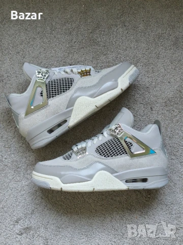 100% оригинални Jordan 4 Metallic Silver Размер 40 Номер Сребристи Сиви 