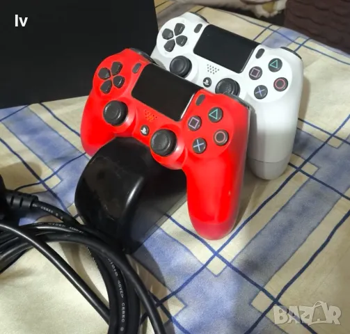 Ps4 Pro с два контролера+4 игри подарък , снимка 2 - Игри за PlayStation - 47154078