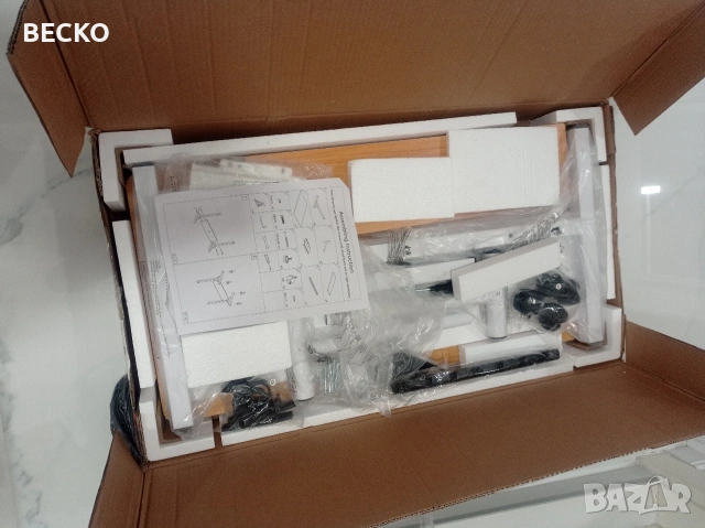 Бюро на колелца с накланящ се плот, снимка 3 - Бюра - 53391140