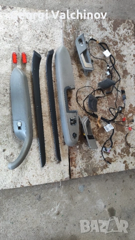 Обурудване от предни врати Ауди А4 В6 Авант  2002г. Подлакътник от задната седалка.